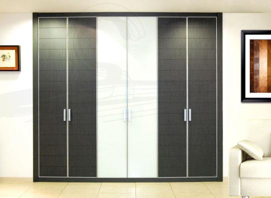 Armario puertas abatibles