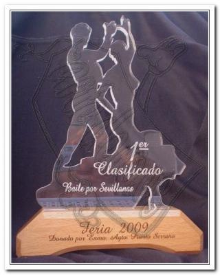 Trofeos Madera y Metacrilato