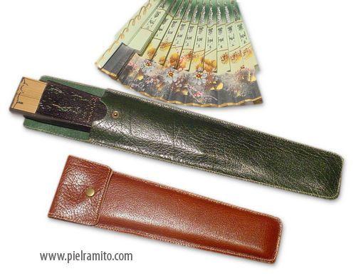 funda de abanico con solapa y broche