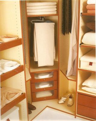 INTERIOR DE ARMARIO