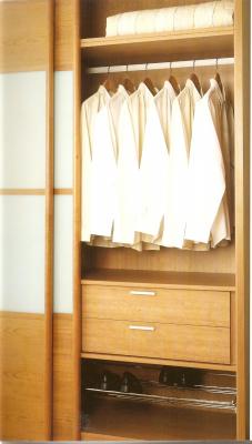INTERIOR DE ARMARIO