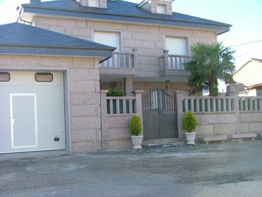 vivienda unifamiliar con granito porriño