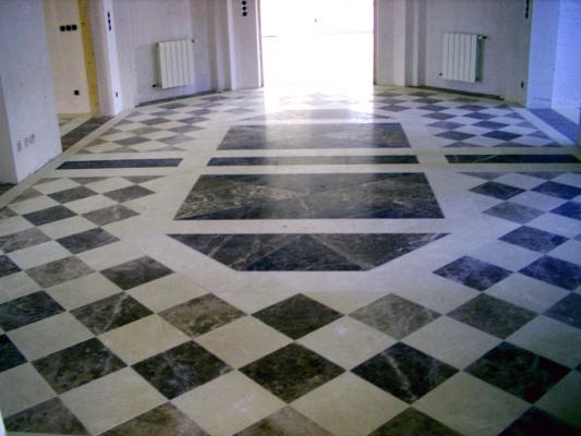 Hall en Marmol Marron Emperador y Crema Marfil