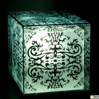 Lámpara de sobremesa cube