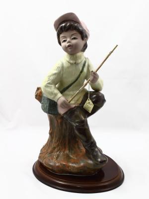 figuras de porcelana de calidad FIGURA PORCELANA NIÑO PESCADOR oasisdecor.com