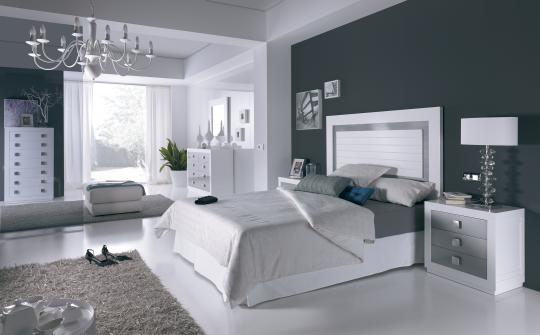 Dormitorio en color blanco y plata