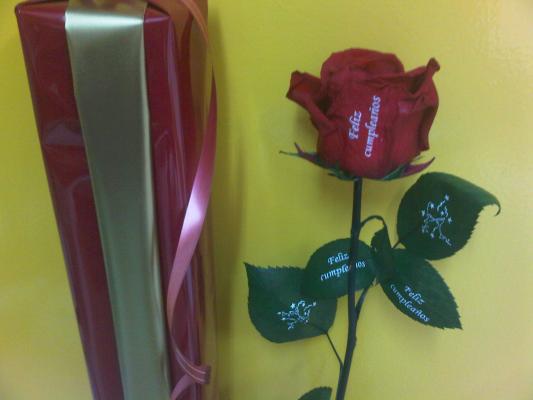 rosa eterna feliz cumpleaños
