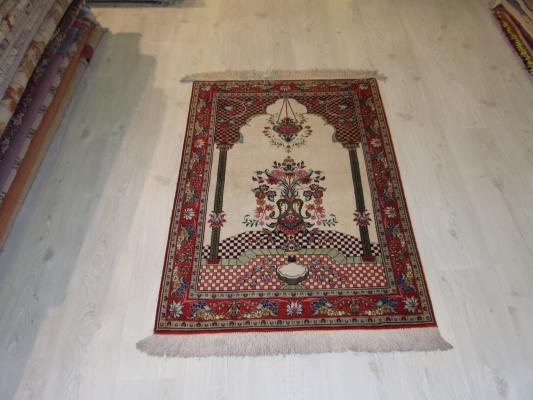 10.001 ALFOMBRAS- GOM PERSA SEDA 119X083 