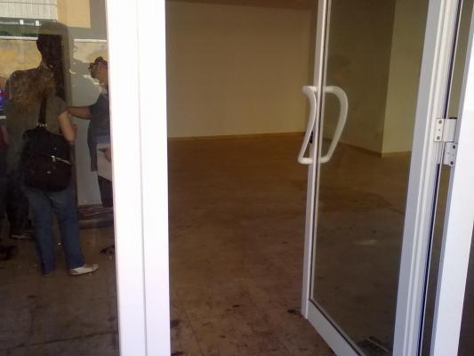 puerta local
