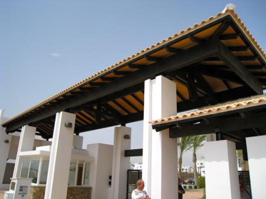 estructura de madera a dos aguas