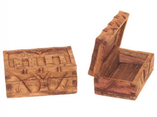 Caja sandalo 20 cm.grabada cabaña