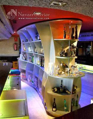 Mueble interior para barra de bar.