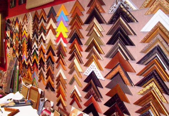 CIENTOS DE MOLDURAS DE MADERA