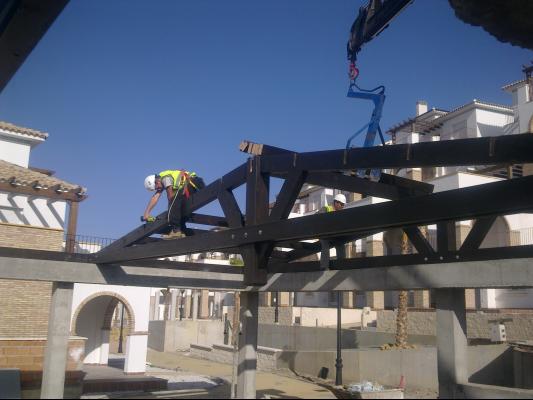 estructura  de madera para piscina climatizada