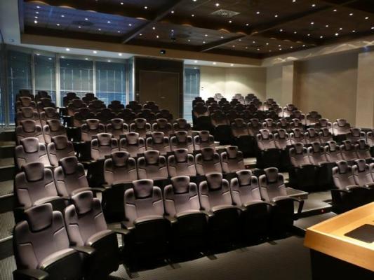 Auditorio ULMA - arquitectura & diseño mobilarte, sa