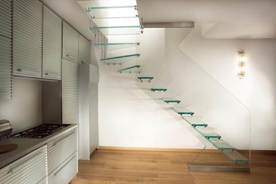 Escalera en cristal