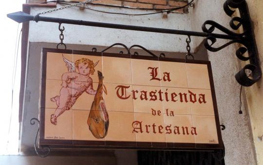 Rótulo La Transtienda de la Artesana