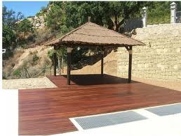 pergola rollizo y brezo