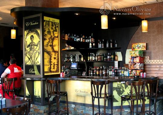 decoracion de locales en madera