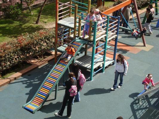 PARQUES PLÁSTICOS MADERPLAST