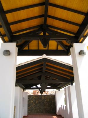 cubierta de madera termochip y tejas en almeria