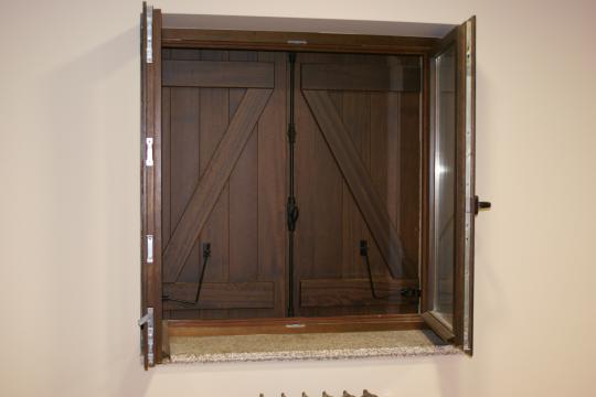 VENTANAS MADERA OSCILOBATIENTES