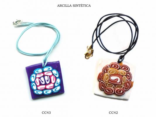 Collares cortos en arcilla sintética