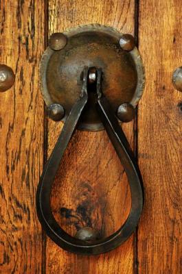 Herrajes de forja para puertas rusticas