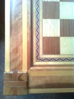 Detalle de mesita en taracea