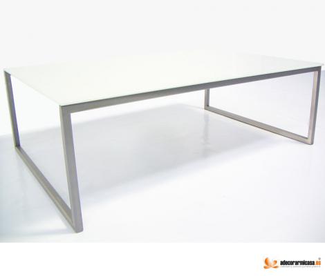 Mesa auxiliar en forja artesanal