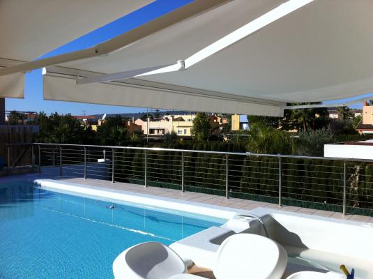 Toldo Brazos humanos con escrim
