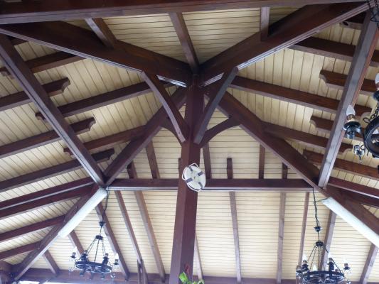 pérgolas y porches para chiringuito de madera