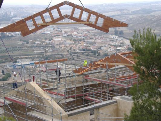 montaje de cubierta de madera para hermita de lorca