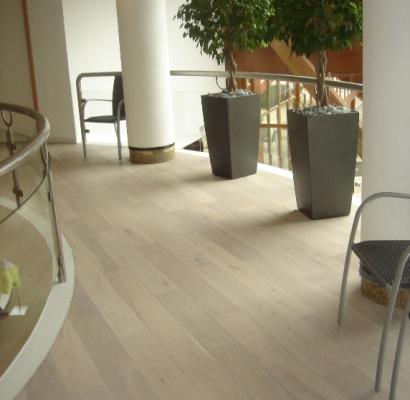 Parquet multicapa blanqueado