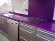 cocina en acero con bancada lila