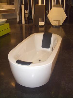 Bañera Noovalis exenta de Teuco: oferta del mes en baobath