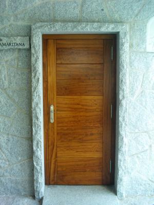 puerta iglesia