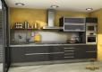 Cocina lacada con uñero de aluminio