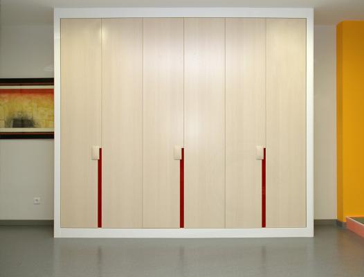 Armario de puertas abatibles