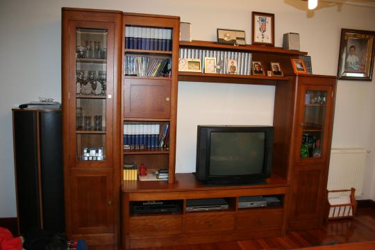 MUEBLE SALON DE CEREZO FORMAS REDONDEADAS
