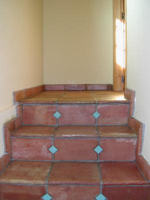 Escalera de baldosas tratadas