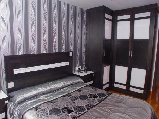 Dormitorio color ceniza