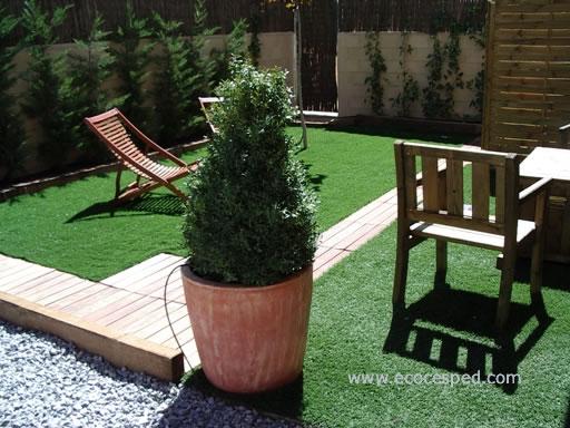Jardin en cesped artificial