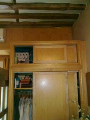 Armario con puertas correderas de arce 