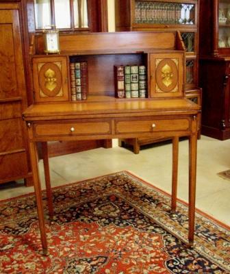 BUREAU DE DAMAS 