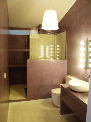 Reforma de Baño en Buhardilla con microcemento. Arquitectos Decoración Madrid