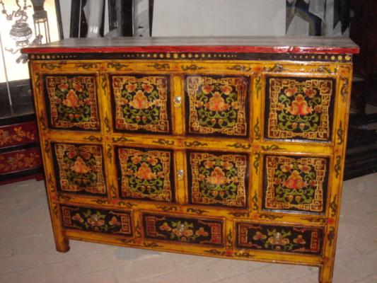 Mueble tibetano