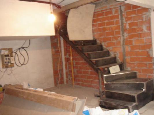 ESCALERA METALICA CON TRATAMENTO OSIDANTE