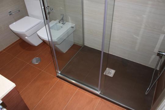 baño imitación madera