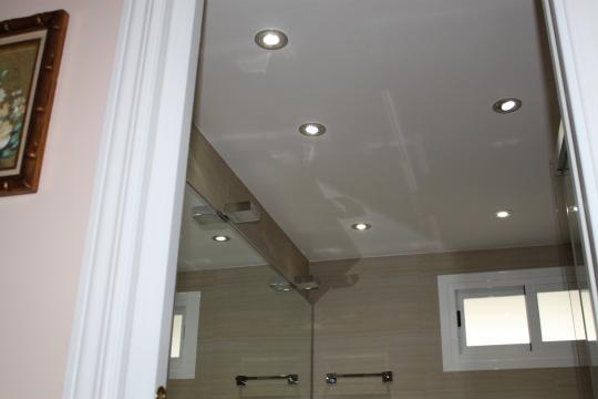 baño imitación madera
